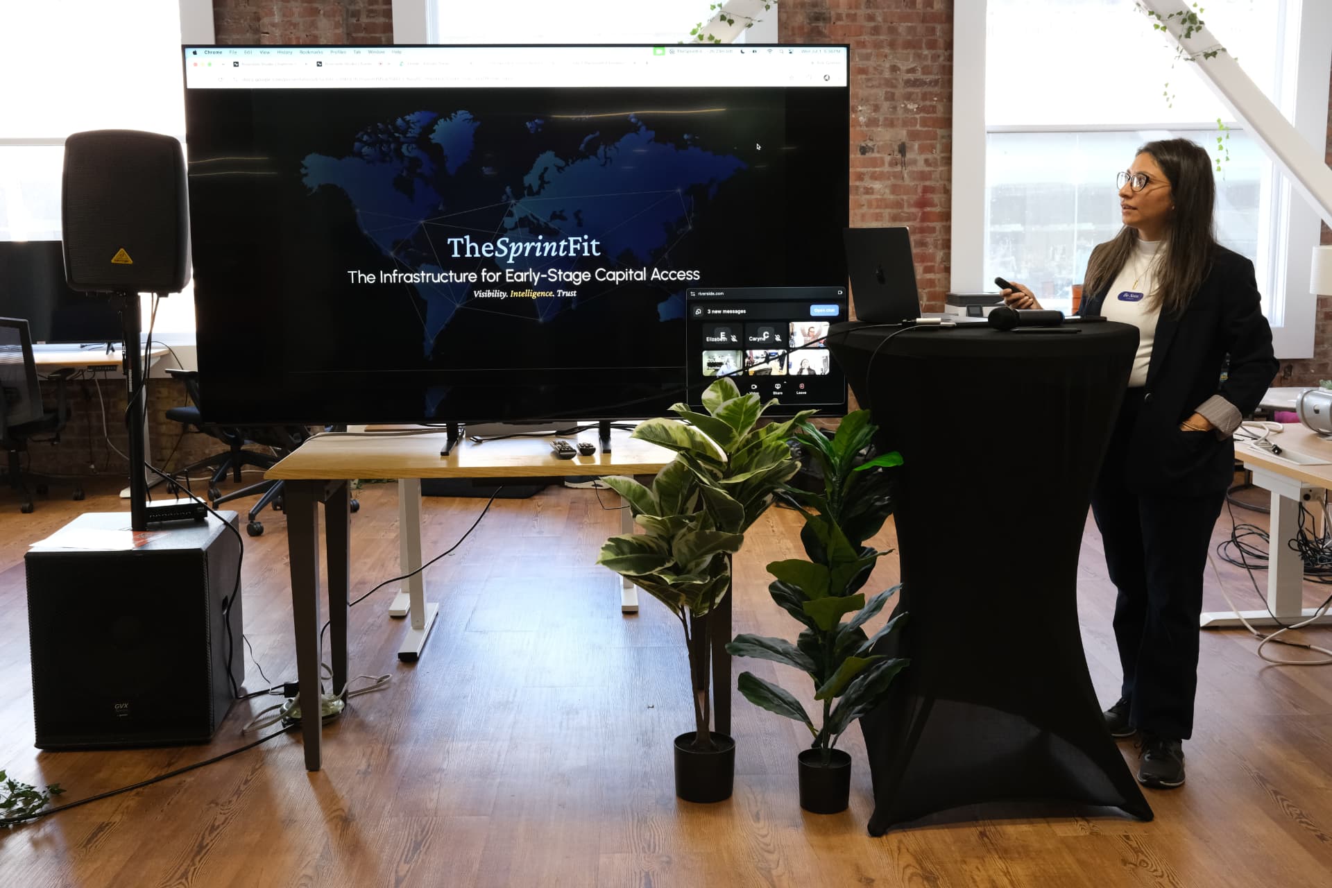 Founders and investors in conversation during Edition 1
